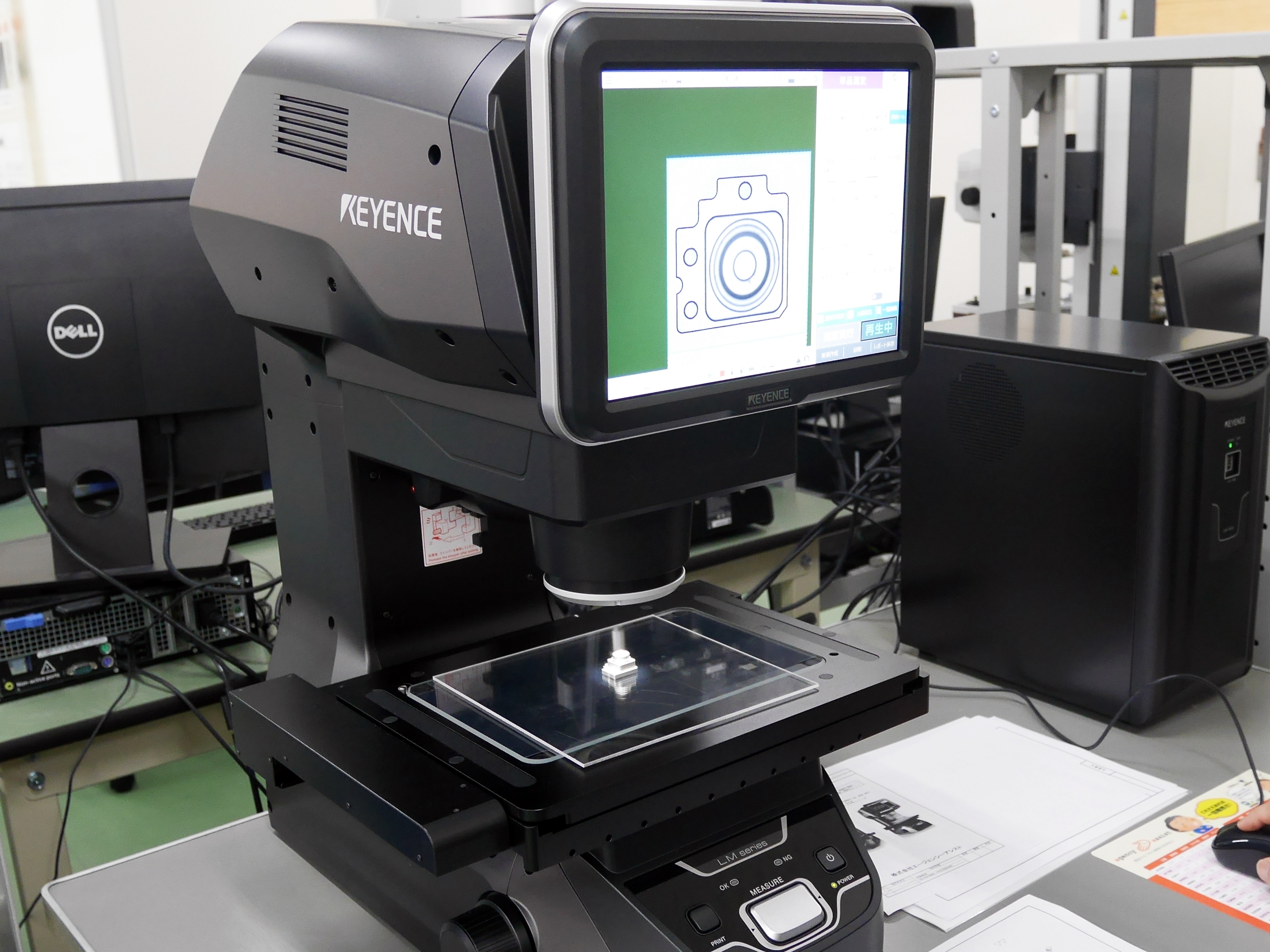 画像寸法測定器LM-1100（キーエンス）を新規導入しました | 加工部品